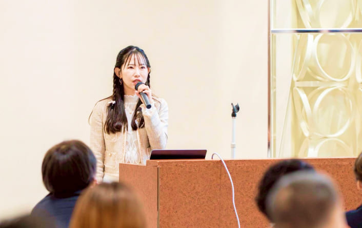 講話・講演活動(教育・啓発)病気や人生の転機を越えた経験から、生き方・働き方・備えについて語る講演です。